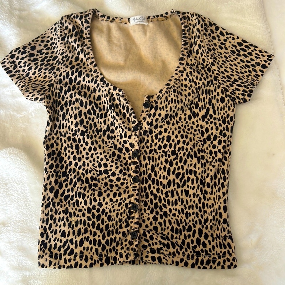 Brandy Melville Cheetah print zelly top